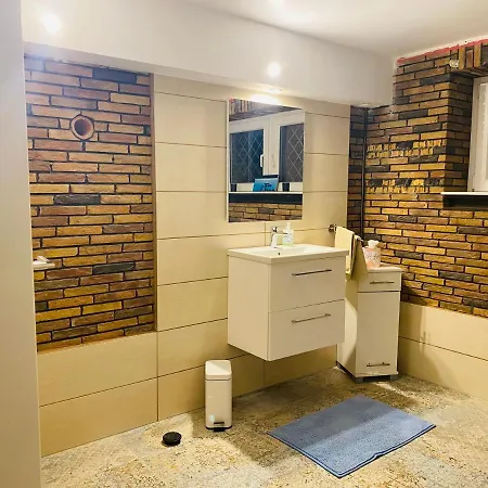 Tinyhaus & Souterrain Apartment In Ortenberg Ortenberg  Zewnętrze zdjęcie